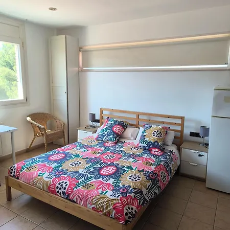 Barcelona Village Homestay Tiana Exterior photo